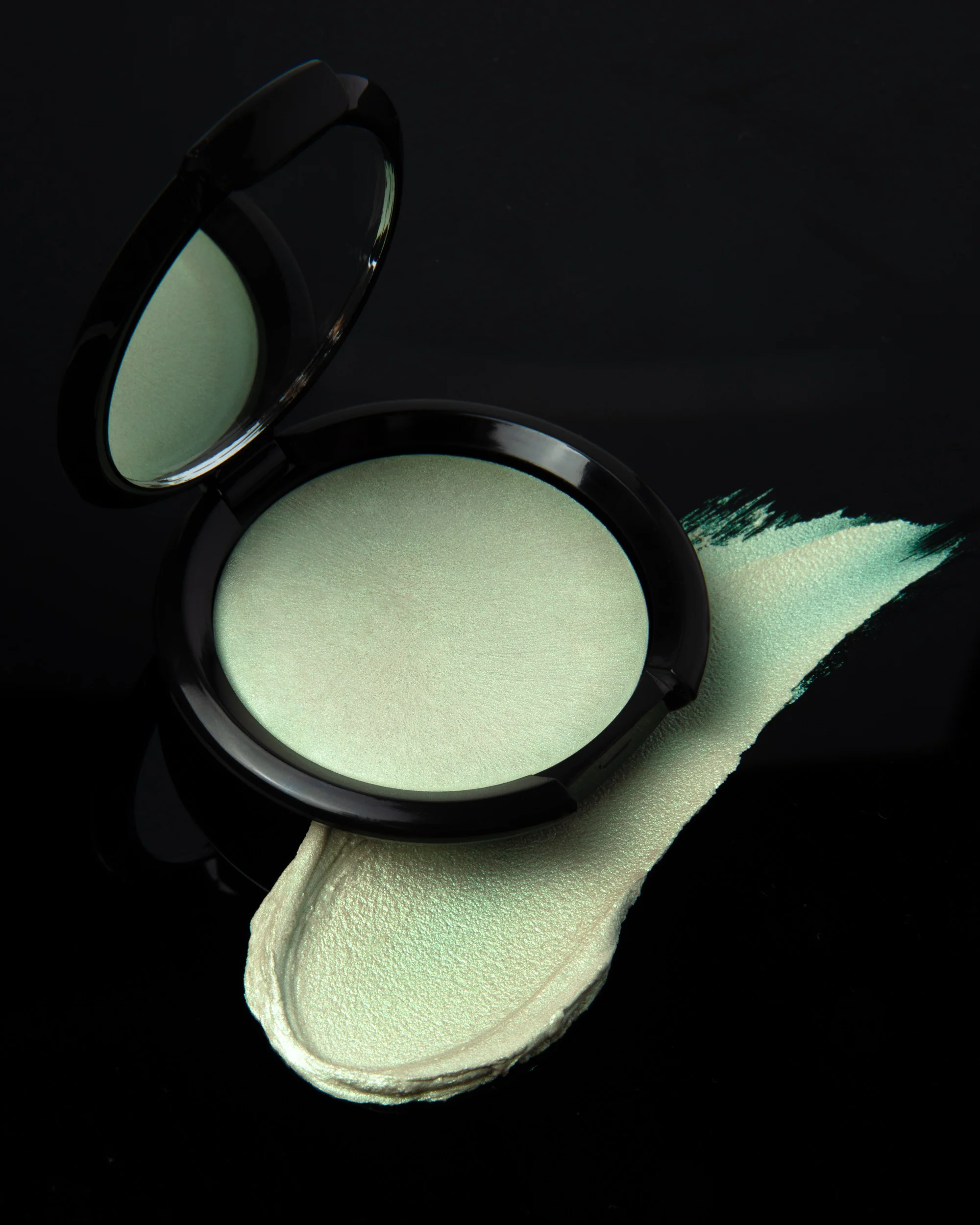 Rare Light Crème Luminizer: Borealis